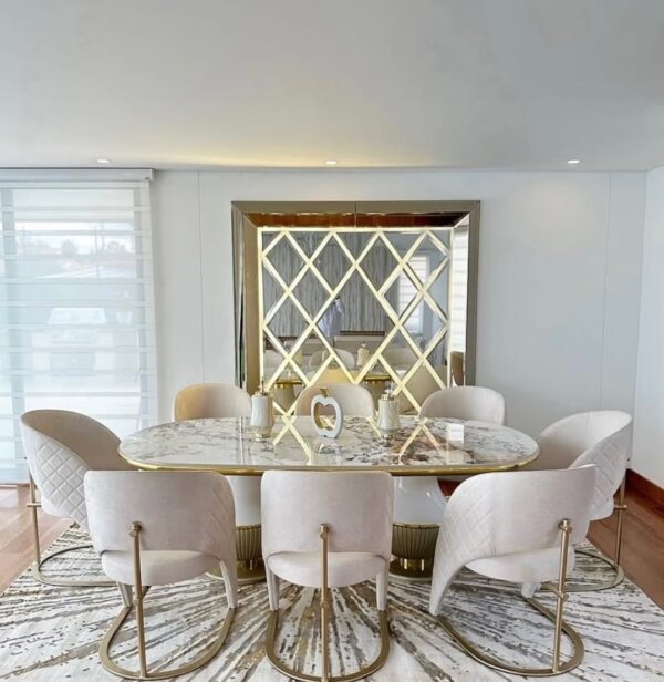 8 seater luxurious dinning set
